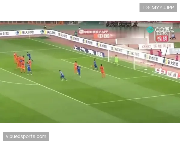 阻挡门将视线的任意球人墙，算犯规吗？